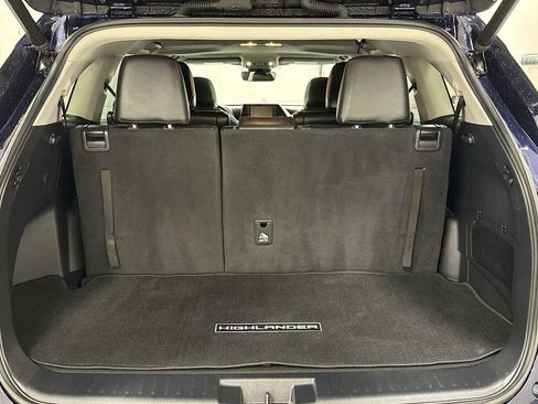 Certified 2022 Toyota Highlander XLE image 28