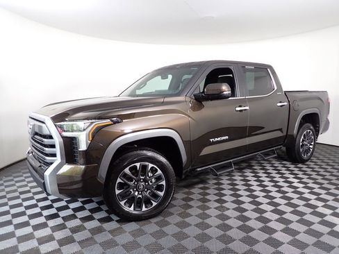 Used 2025 Toyota Tundra Limited AWD/4WD image 13
