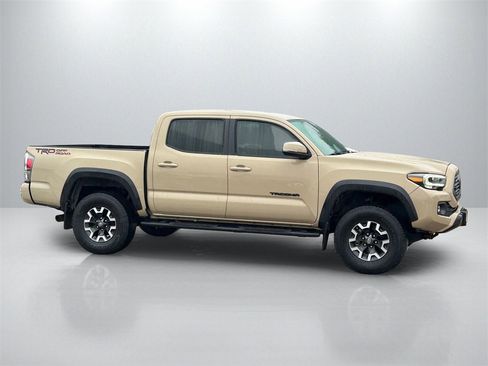 Used 2020 Toyota Tacoma TRD Off-Road image 4