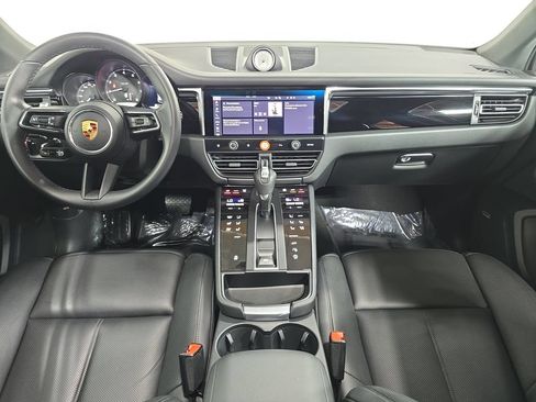 Certified 2026 Porsche Macan AWD/4WD image 13