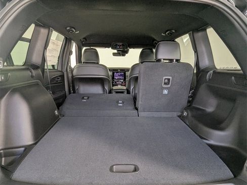 New 2025 Jeep Grand Cherokee Altitude image 27