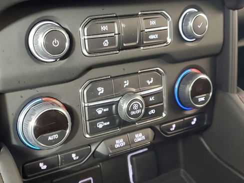 Used 2023 Chevrolet Suburban RST w/ Luxury Package image 20