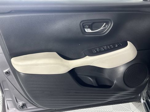Used 2023 Honda HR-V LX image 28