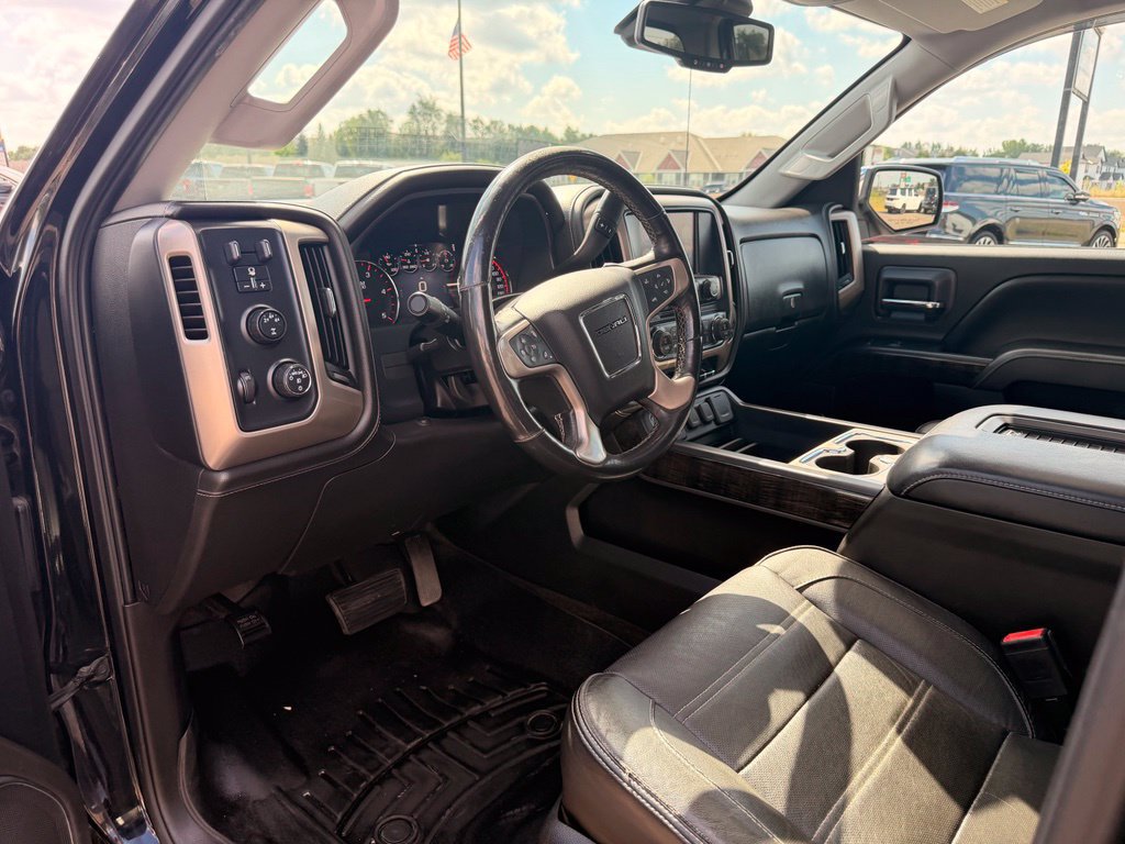 Used 2016 GMC Sierra 2500 Denali w/ Duramax Plus Package AWD/4WD image 23