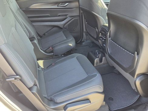 New 2026 Jeep Grand Cherokee L 4WD image 15