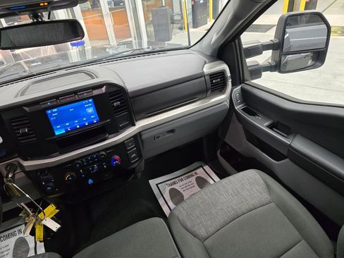 Used 2023 Ford F250 XLT AWD/4WD image 39