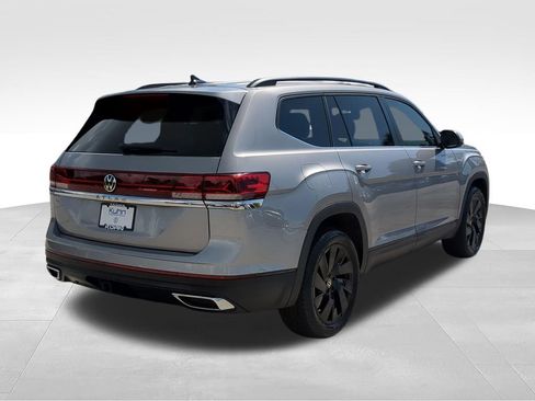 Certified 2024 Volkswagen Atlas SE FWD image 3