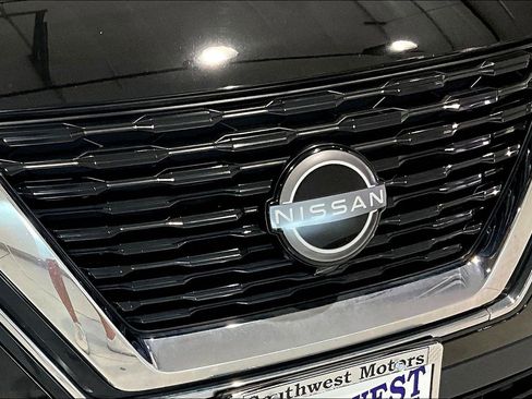 Used 2023 Nissan Rogue SV w/ SV Premium Package image 33