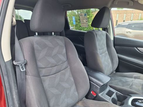Used 2016 Nissan Rogue SV FWD image 24