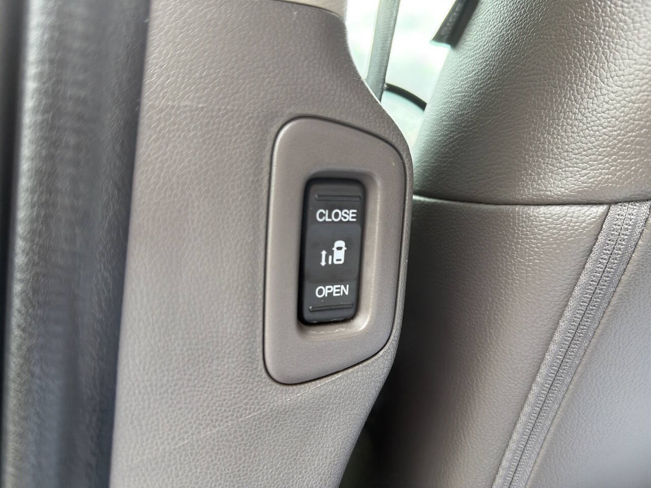 Used 2012 Honda Odyssey EX-L image 24
