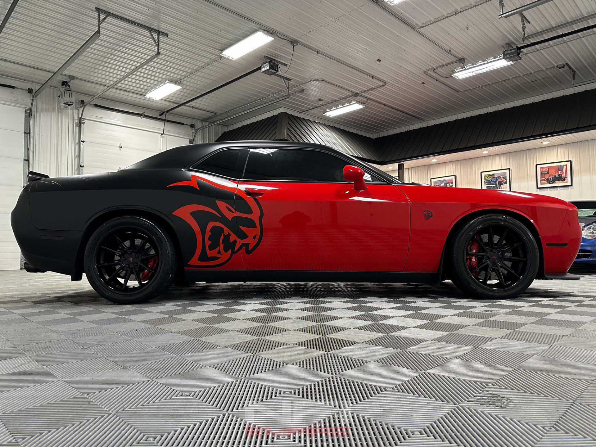 Used 2016 Dodge Challenger SRT Hellcat RWD image 17