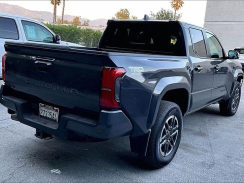 Used 2024 Toyota Tacoma TRD Sport AWD/4WD image 4