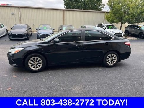 Used 2017 Toyota Camry LE FWD image 38