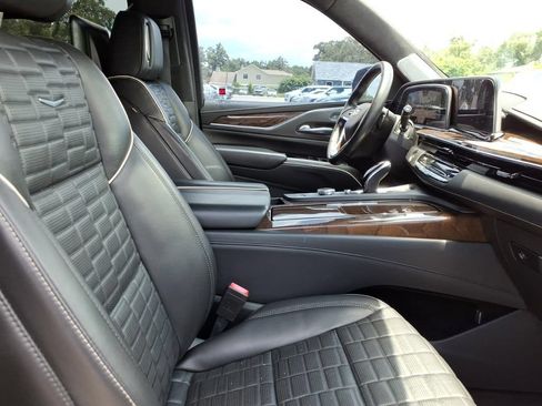 Used 2022 Cadillac Escalade Sport Platinum w/ LPO, ONYX Package AWD/4WD image 12