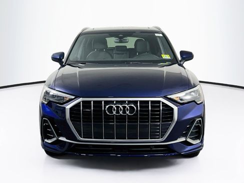 Used 2021 Audi Q3 2.0T Premium w/ Convenience Package AWD/4WD image 2