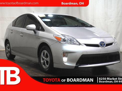 Used 2015 Toyota Prius Two FWD image 1