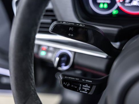 Used 2023 Porsche Panamera GTS image 38