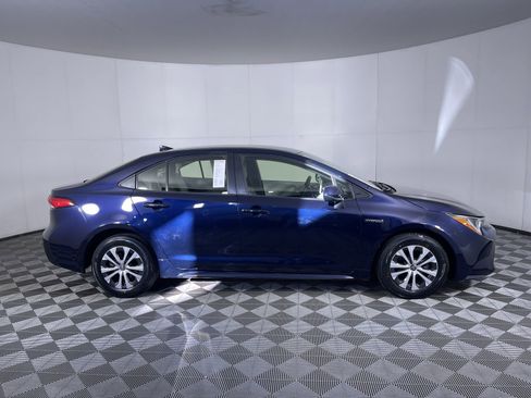 Used 2021 Toyota Corolla LE image 10