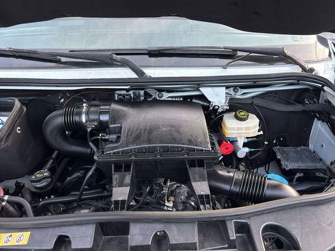 Used 2022 Mercedes-Benz Sprinter 4500 image 33