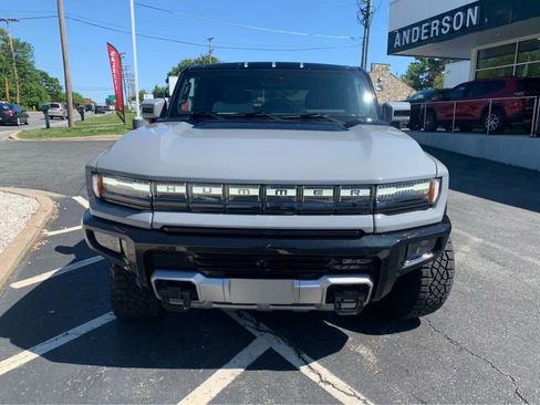 Used 2024 GMC Hummer EV 2X w/ Extreme Off-Road Package AWD/4WD image 2