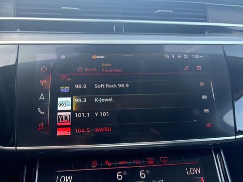 Used 2023 Audi A8 L 3.0T image 15