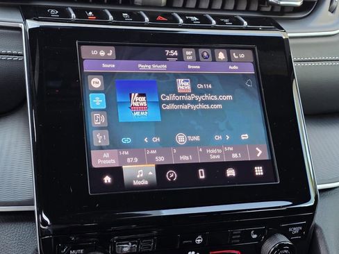 New 2025 Jeep Grand Cherokee L Altitude image 22