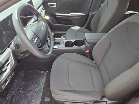 Used 2026 Kia K4 FWD image 8