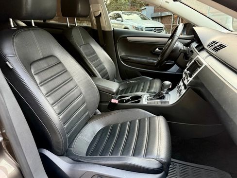 Used 2013 Volkswagen CC Sport image 11