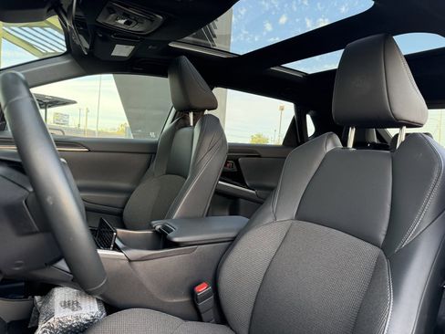 Used 2024 Toyota bZ4X XLE w/ Weather Package image 29