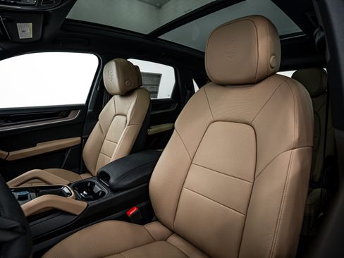 Certified 2026 Porsche Cayenne image 23