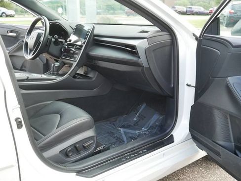 Used 2022 Toyota Avalon Touring FWD image 20