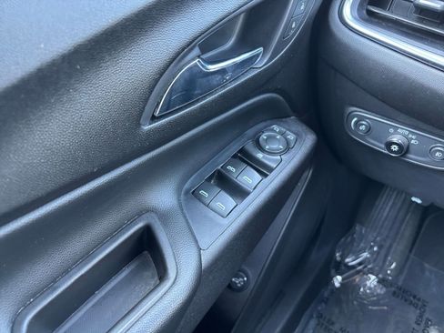 Used 2020 Chevrolet Equinox LT w/ Driver Convenience Package FWD image 18