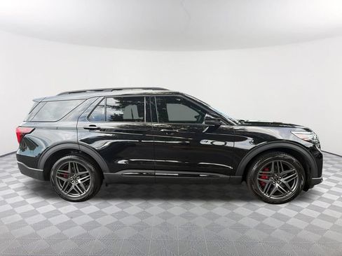 Used 2025 Ford Explorer ST AWD/4WD image 4