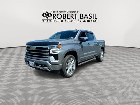 Used 2023 Chevrolet Silverado 1500 High Country w/ High Country Premium Package AWD/4WD image 4