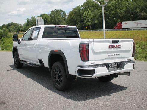 Used 2024 GMC Sierra 2500 AT4 AWD/4WD image 6