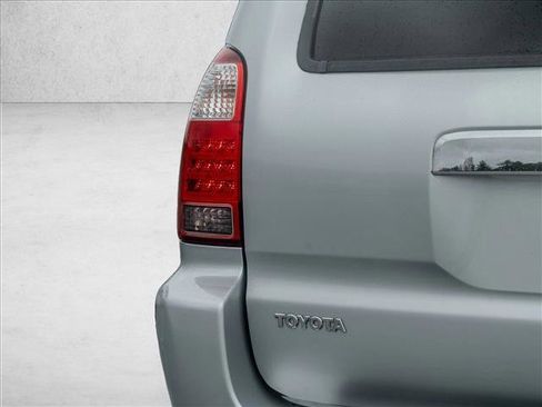 Used 2007 Toyota 4Runner SR5 image 12