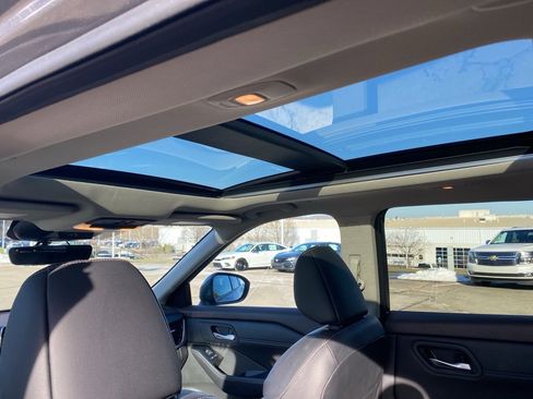 Used 2023 Nissan Rogue SL image 20