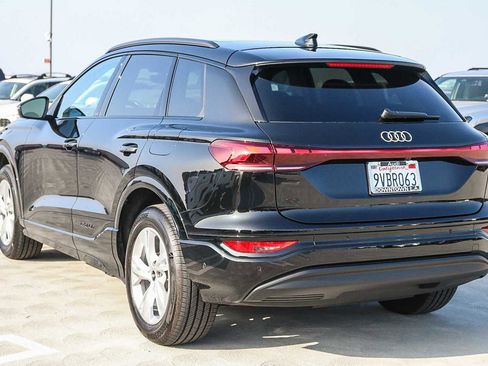 Used 2025 Audi Q6 e-tron Premium w/ Convenience Package image 9