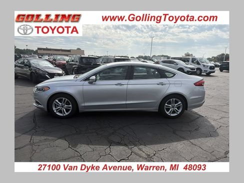 Used 2018 Ford Fusion SE w/ Fusion SE Technology Package FWD image 1