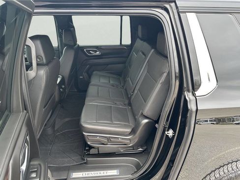 Used 2023 Chevrolet Suburban LT w/ Luxury Package AWD/4WD image 28