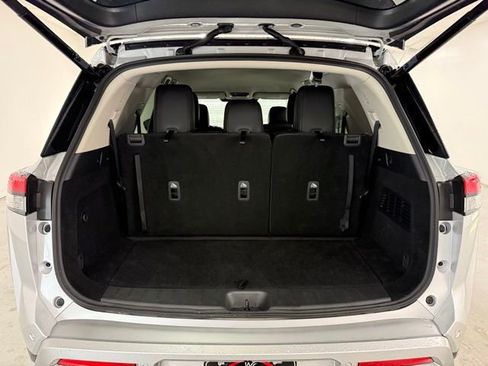 Used 2025 Nissan Pathfinder SL image 9