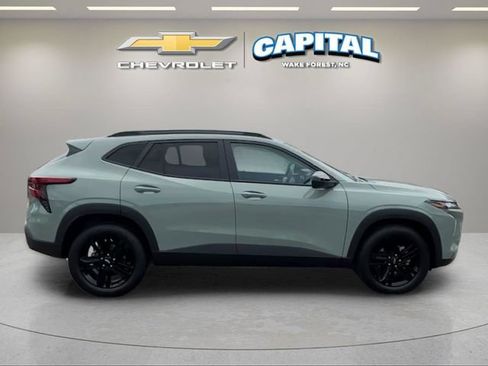 Used 2026 Chevrolet Trax ACTIV w/ Sunroof Package FWD image 6
