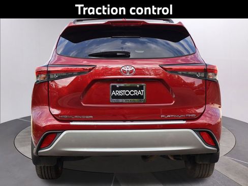 Used 2023 Toyota Highlander Platinum image 7