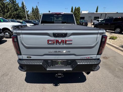 Used 2025 GMC Sierra 2500 AT4X AWD/4WD image 10