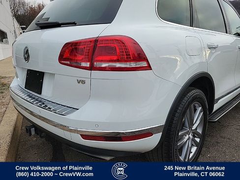 Used 2016 Volkswagen Touareg VR6 image 32