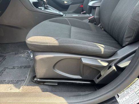 Used 2016 Ford Focus SE FWD image 27