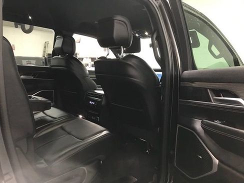 Used 2024 Jeep Wagoneer L Series II w/ Flexible Seating Group image 28