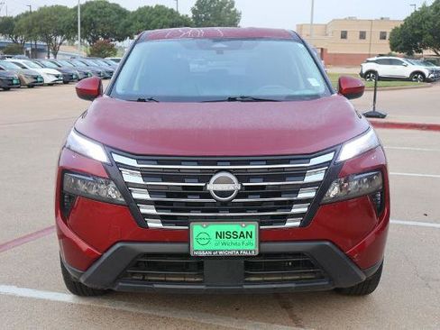 Certified 2025 Nissan Rogue SV AWD/4WD image 4
