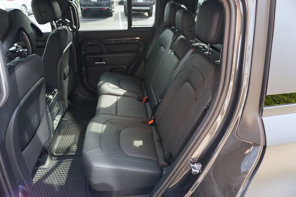 Used 2026 Land Rover Defender 110 X AWD/4WD image 31