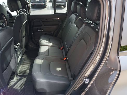 Used 2026 Land Rover Defender 110 X AWD/4WD image 31